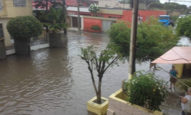 Uma soluo para pr fim aos alagamentos das ruas: Jernimo Herclio e Manoel Loureno